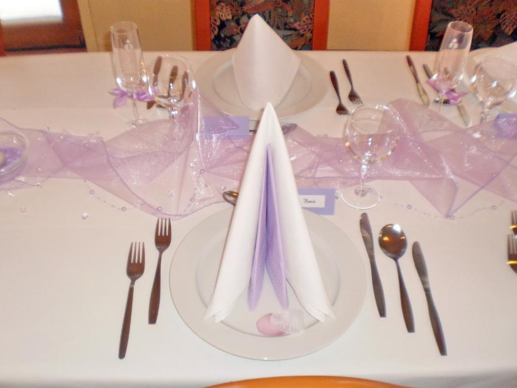 Hotel Vltava Strazne Bagian luar foto